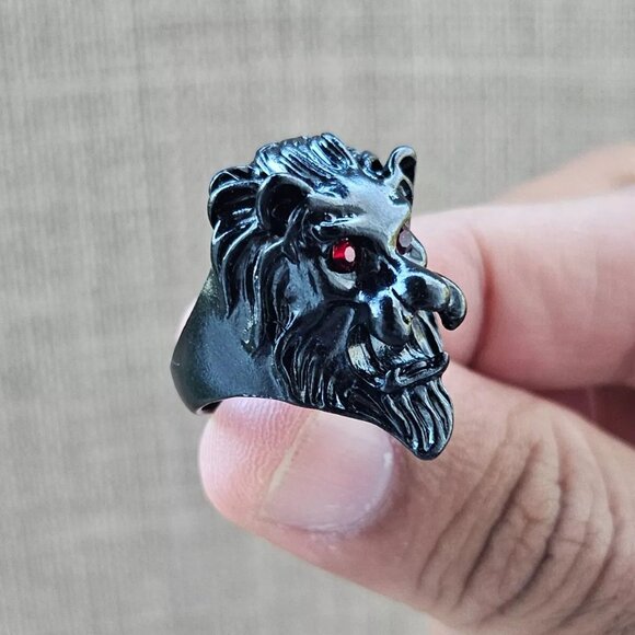Lion Face Ring Black Tone Metal Fashion Jewelry Red Eyes Unisex Ring Size 9 - Picture 2 of 12